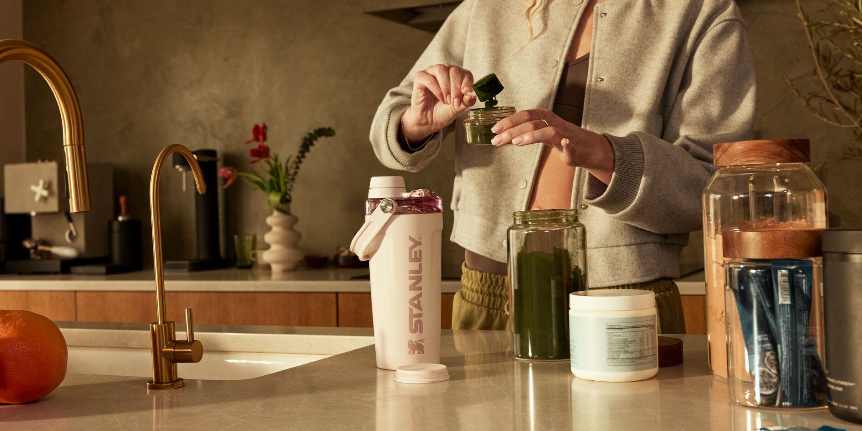 How to Clean a Stainless Steel Water Bottle