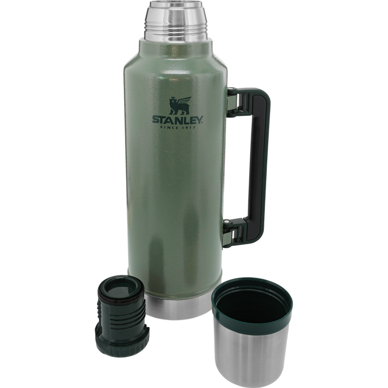 Stanley 1913 Classic Legendary Bottle 2 QT 1.89 L in Hammertone Green