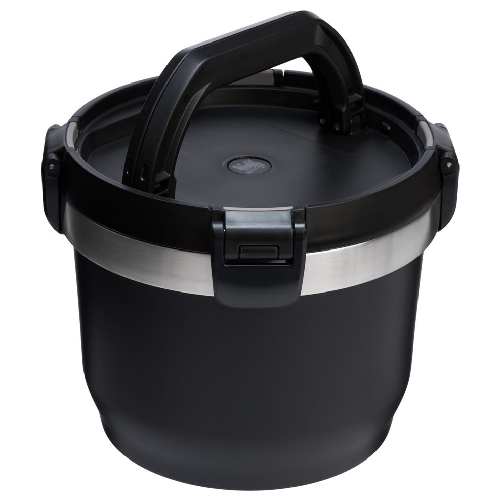 Stanley 1913 The Fresh-To-Table Stay Hot Crock 3 QT 2.8 L in Black 2.0