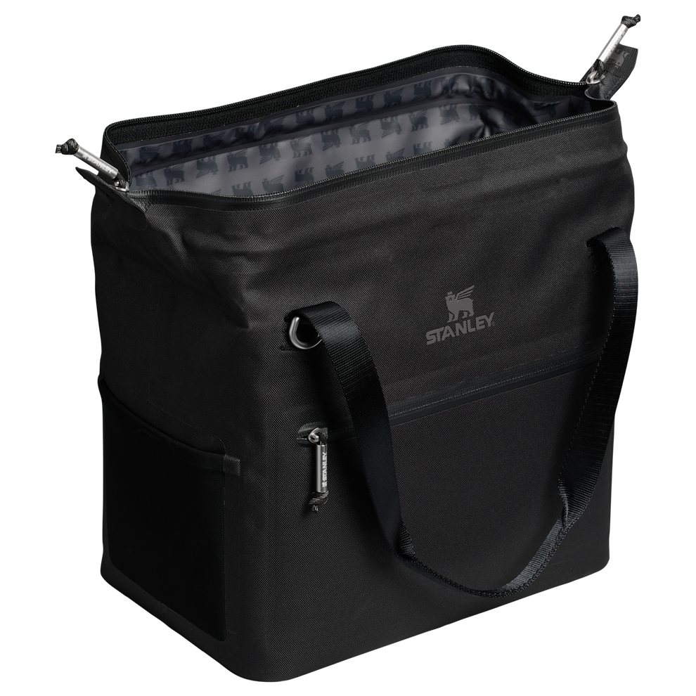 Stanley 1913 The All Day Julienne Midi Cooler 12 QT 11.3 L in Black