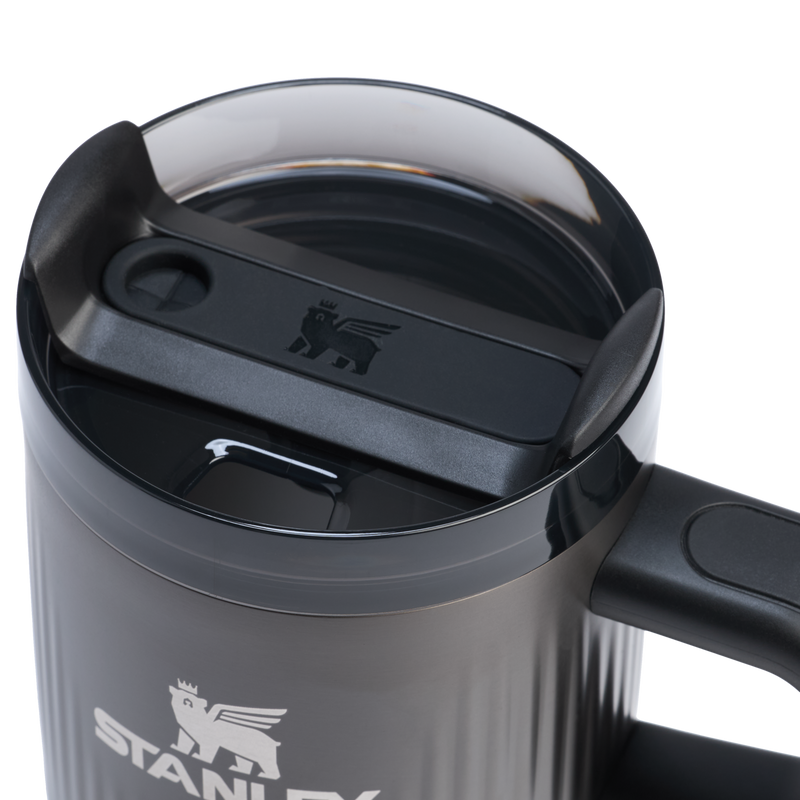 Stanley 1913 The Quencher® H2.0 Fluted Tumbler 20 OZ 0.59 L in Black | Lid Detailed View
