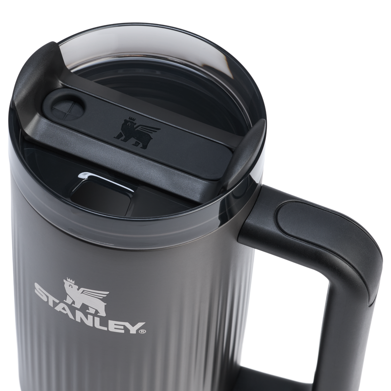 Stanley 1913 The Quencher® H2.0 Fluted Tumbler 30 OZ 0.89 L in Black | Lid Detailed View