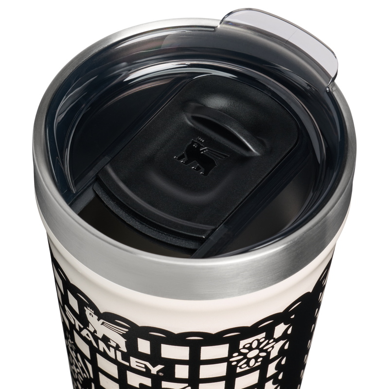 Stanley 1913 The Everyday Tumbler 16 OZ 0.47 L in Salt Papel Picado | Lid Detailed View