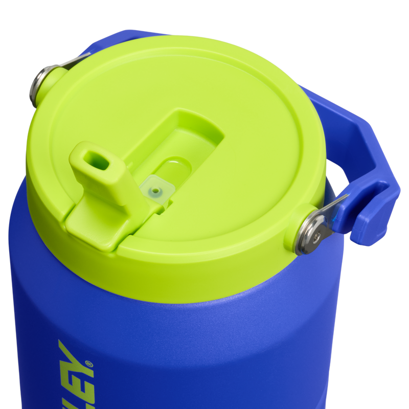 Stanley 1913 The IceFlow Flip Straw Jug 64 OZ 1.9 L in Cobalt Chartreuse | Lid Detailed View