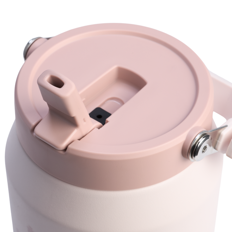 Stanley 1913 The IceFlow™Flip Straw Jug 64 oz 1.9 L in Rose Quartz | Lid Detailed View