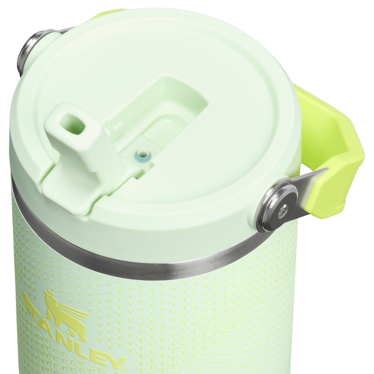 The IceFlow Flip Straw Tumbler | 30 OZ | 0.88 L