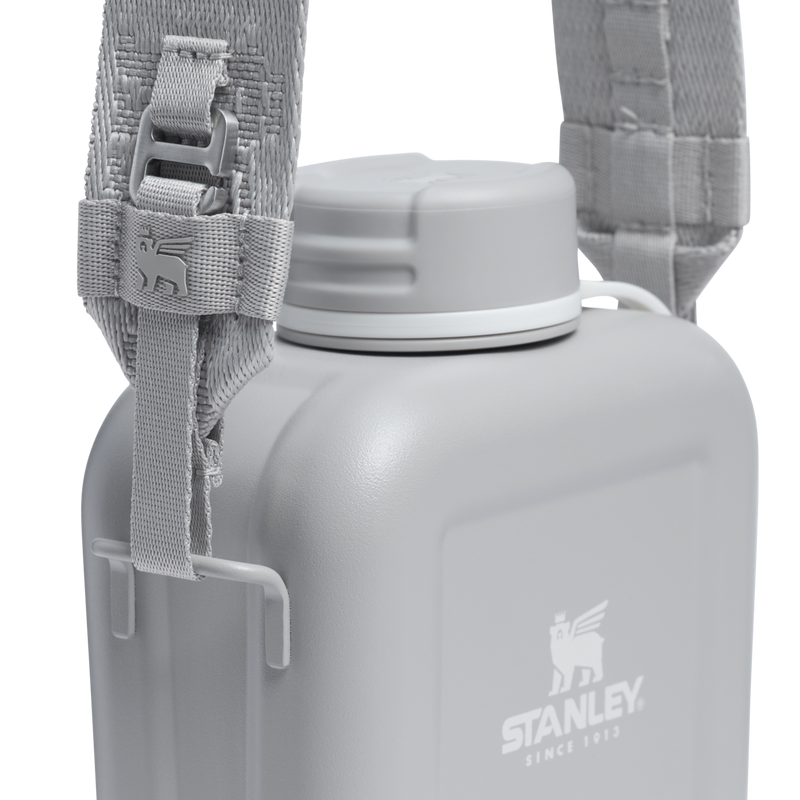 Stanley 1913 The Next x Nature Canteen 25 OZ 0.74 L in Ash | Detailed View