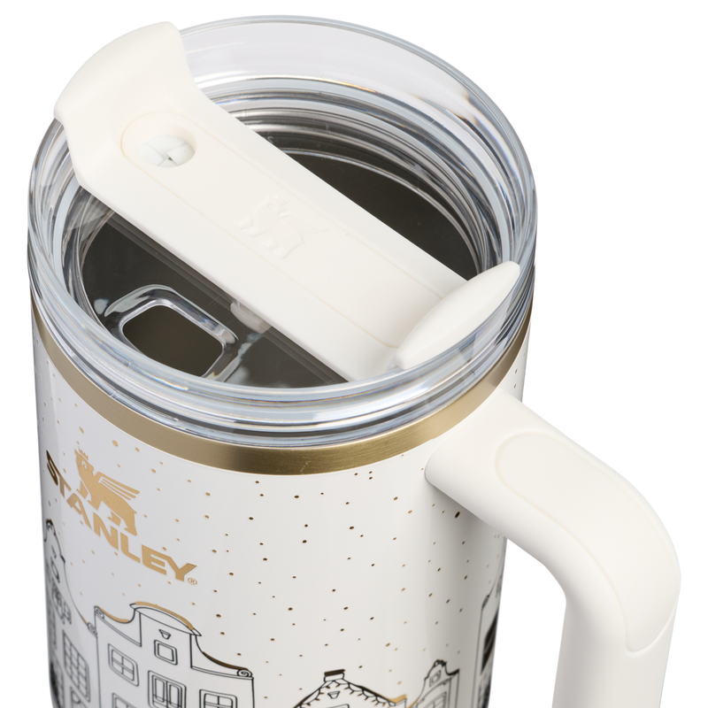 Stanley 1913 The Quencher® H2.0 Flowstate™ Tumbler 40 OZ 1.18 L in Salt Gingerbread | Lid Detailed View