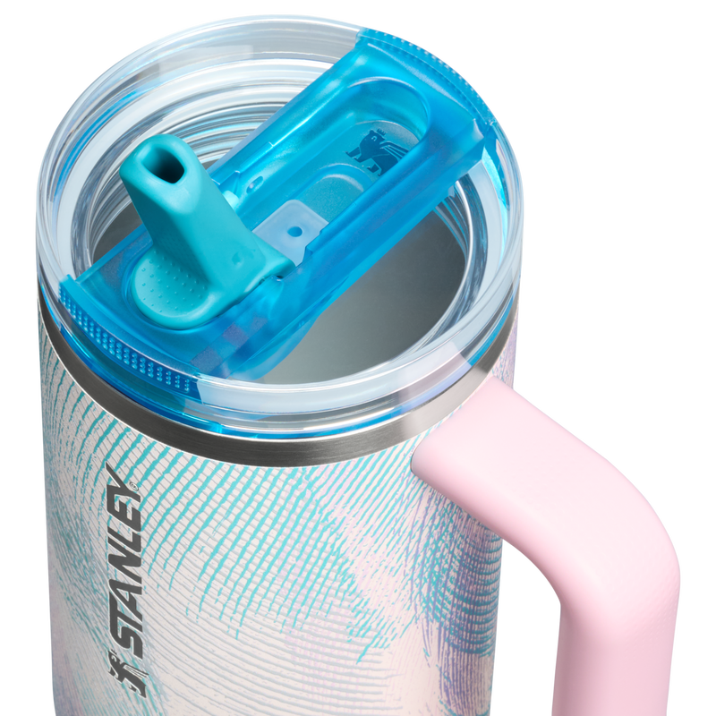 Stanley 1913 The Quencher ProTour Flip Straw Tumbler 30 OZ 0.89 L in Sea Glass Plume | Lid Detailed View