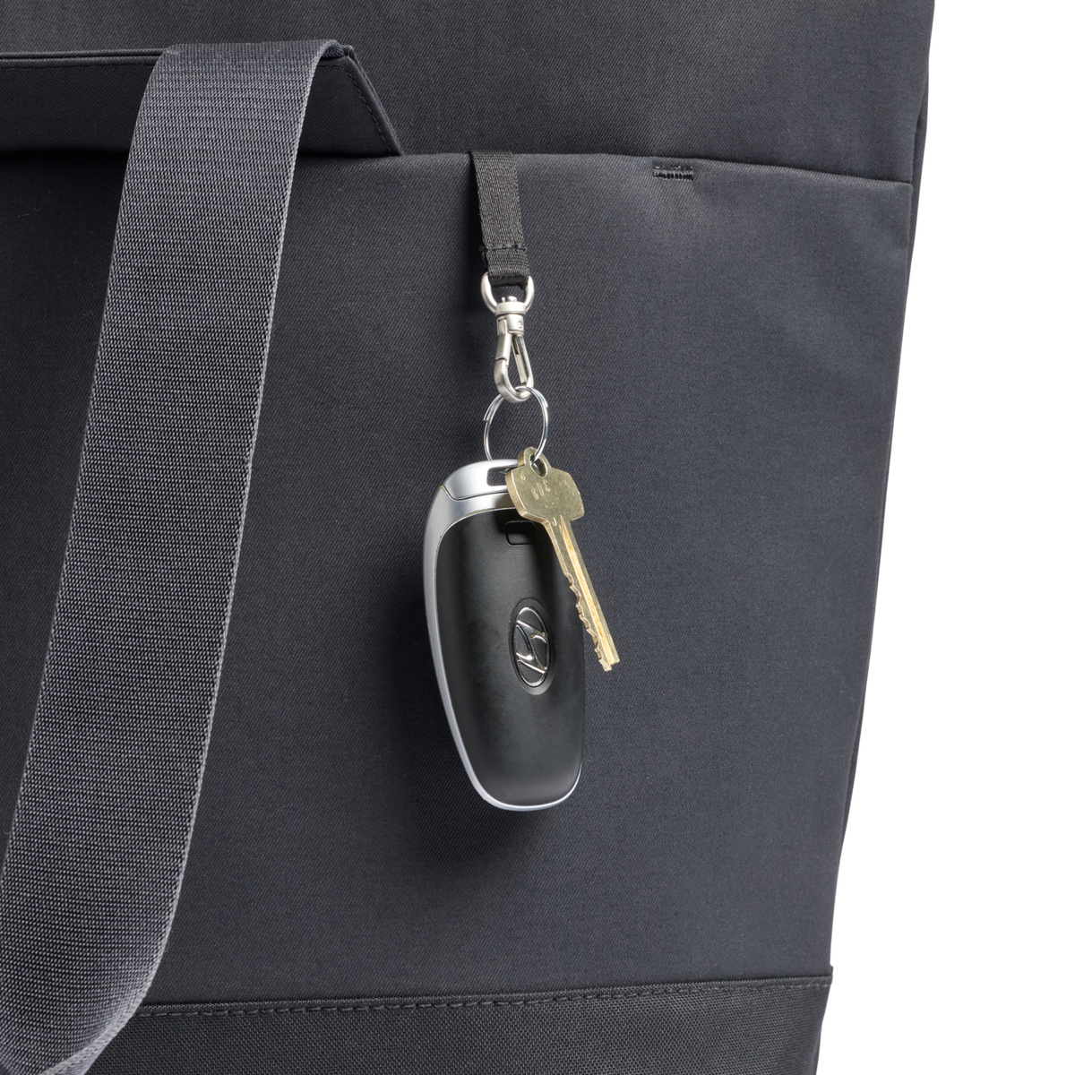 Stanley 1913 The Standby Tote  21.8 QT in Black | Front View