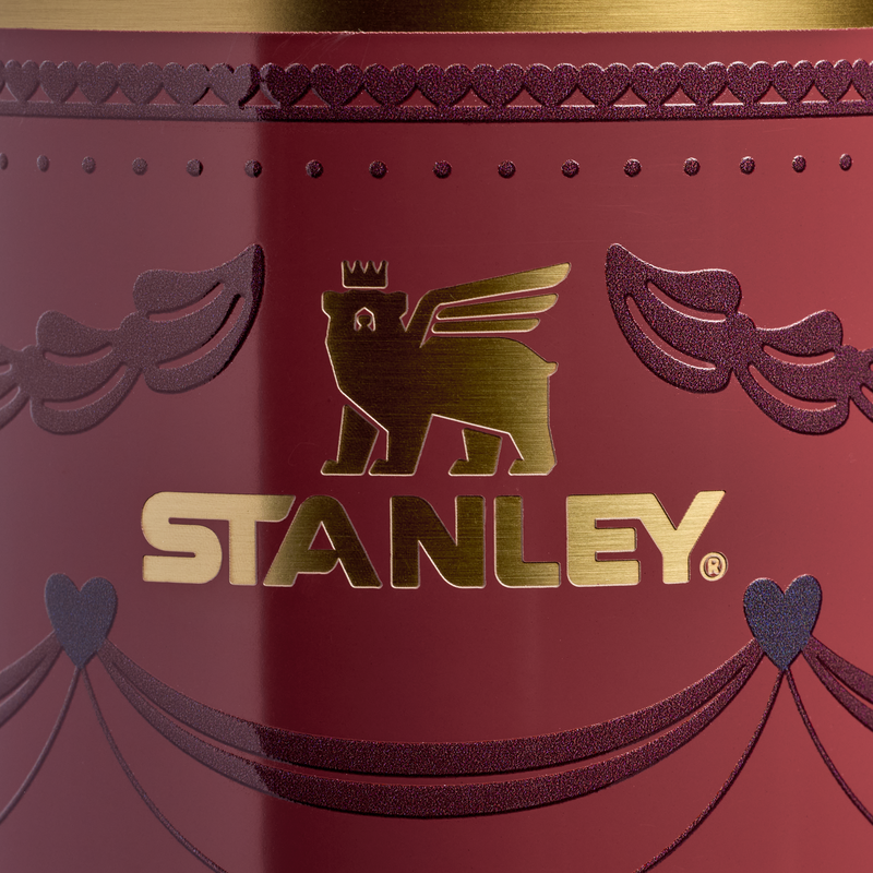 Stanley 1913 The Valentine’s Day Quencher H2.0  FlowState™ Tumbler | 20 OZ 0.59 L in Red Velvet Cake | Detailed View