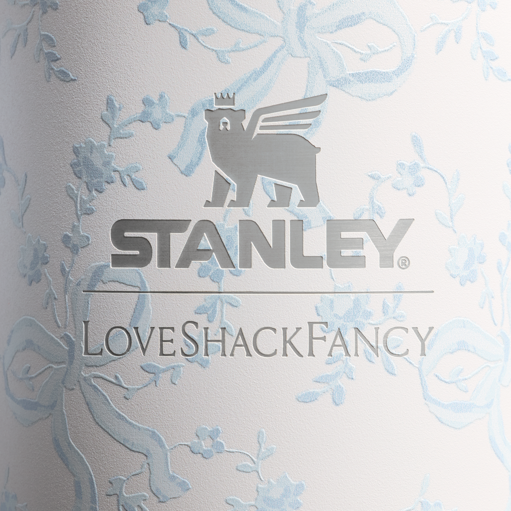 Stanley 1913 Stanley 1913 x LoveShackFancy Holiday Quencher® H2.0  FlowState™ Tumbler 40 OZ 1.18 L in Coquette Bow Winter Ice | View 5