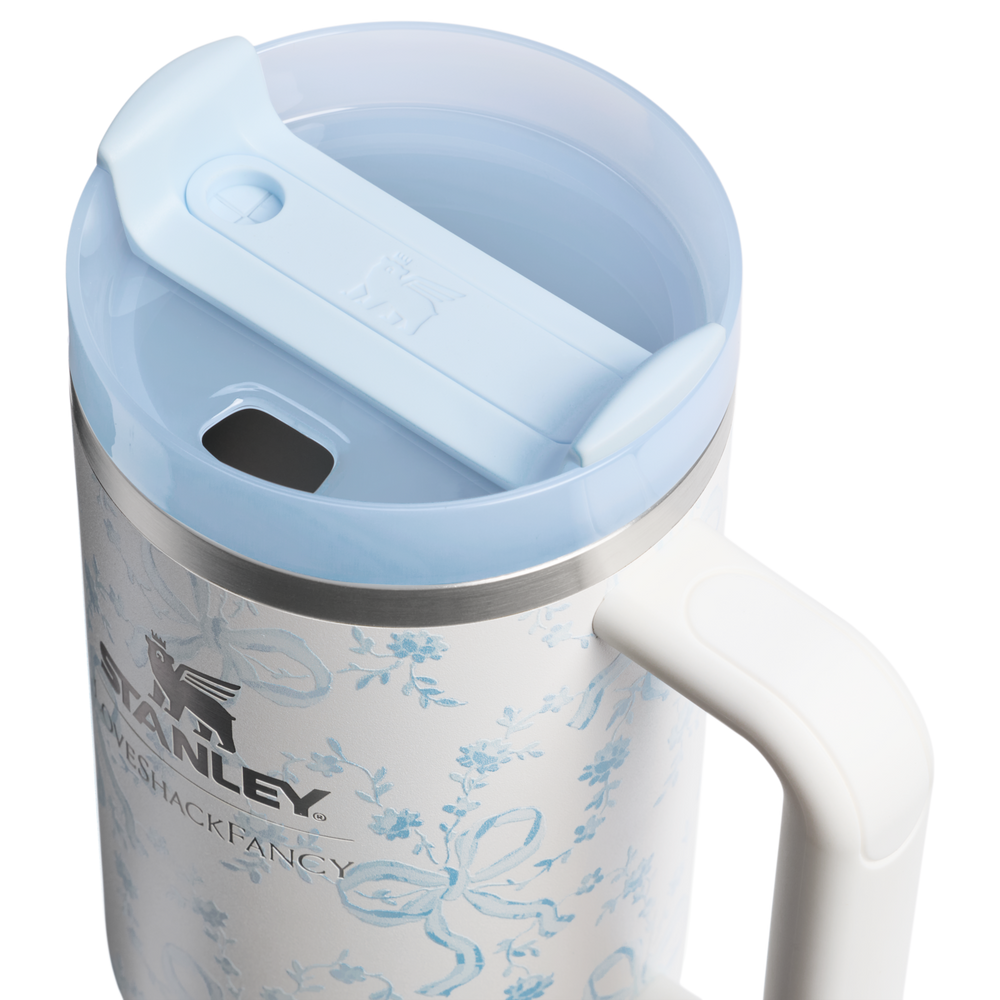 Stanley 1913 Stanley 1913 x LoveShackFancy Holiday Quencher® H2.0  FlowState™ Tumbler 40 OZ 1.18 L in Coquette Bow Winter Ice | View 4