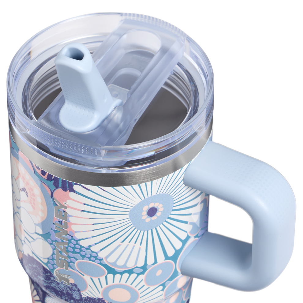 Stanley 1913 The Quencher ProTour Flip Straw Tumbler 20 OZ 0.59 L in Blue Dream Wildflower | Lid Detailed View